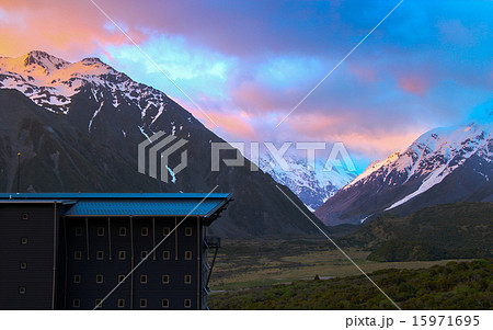 Mount Cook in Morning Twilight Mount Cook in Morning Twilight 15971695
