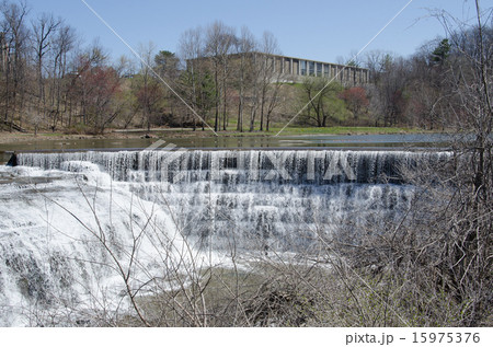 コーネル大学　トリファマー滝 15975376