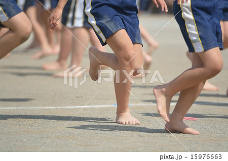 小学校運動会 組体操の写真素材