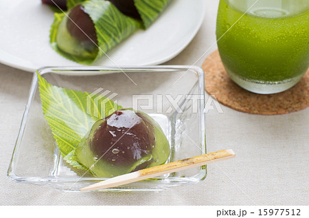 葛饅頭&水ようかん&冷緑茶(横位置) 葛饅頭&水ようかん&冷緑茶(横位置) 15977512