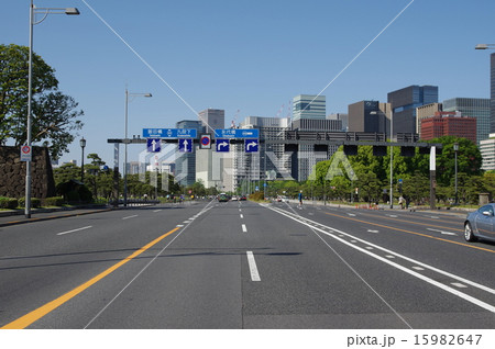 内堀通り（東京都千代田区皇居外苑） 15982647