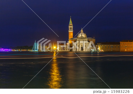 San Giorgio Maggiore in Venice lagoon, Italia San Giorgio Maggiore in Venice lagoon, Italia 15983226