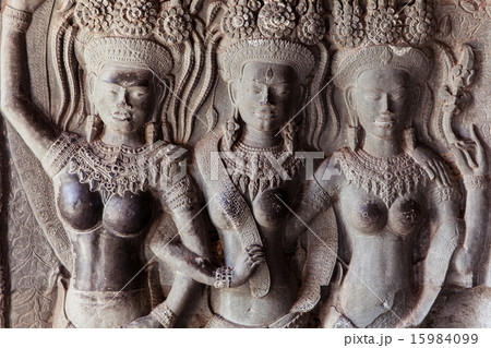 Bas-relief on the wall of Angkor Wat Temple 15984099