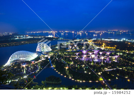 Gardens by the bay park at night, Singapore Gardens by the bay park at night, Singapore 15984252