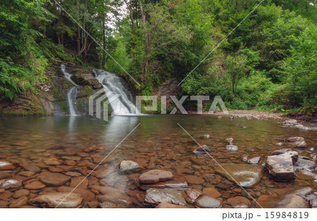 waterfall 15984819