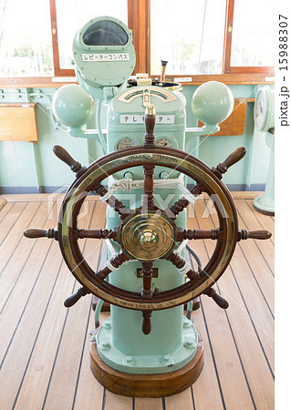 船の操舵室 15988307