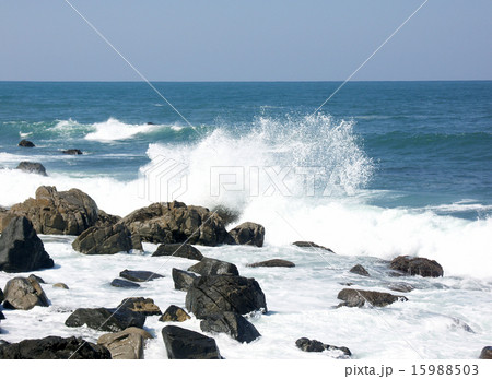 玄海の海-02 〜岩場と波〜 玄海の海-02 〜岩場と波〜 15988503