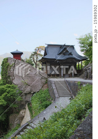 山寺の納経堂と開山堂 山寺の納経堂と開山堂 15989302