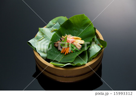 飛騨の朴葉寿司 15993312