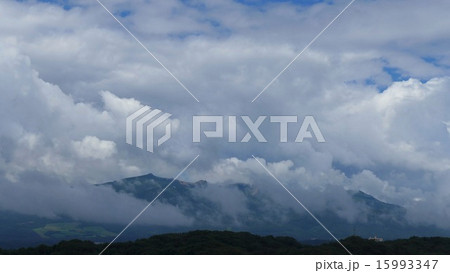 雲に覆われた安達太良山 雲に覆われた安達太良山 15993347
