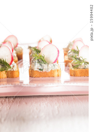 canapes  with radish 15994482