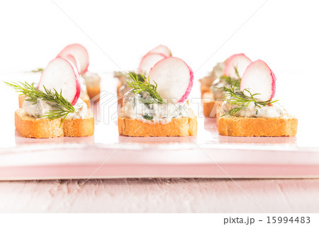 canapes  with radish 15994483