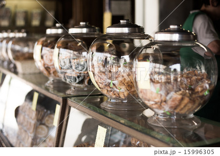 谷中銀座商店街の街並み　お店 15996305