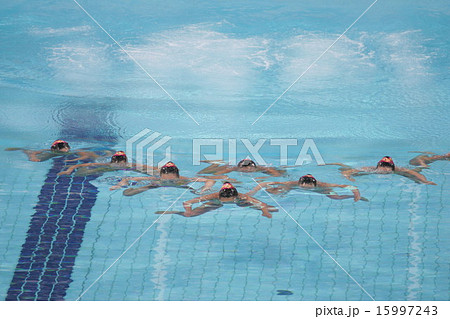 シンクロナイズドスイミングの演技 シンクロナイズドスイミングの演技 15997243