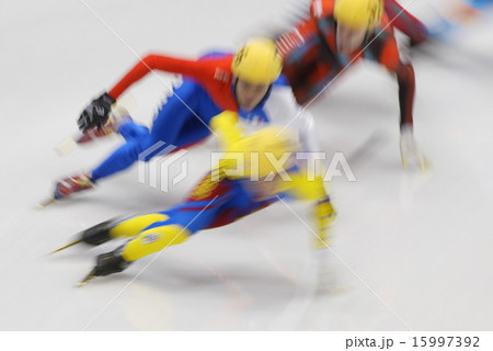 ショートトラックスケートの競技 ショートトラックスケートの競技 15997392