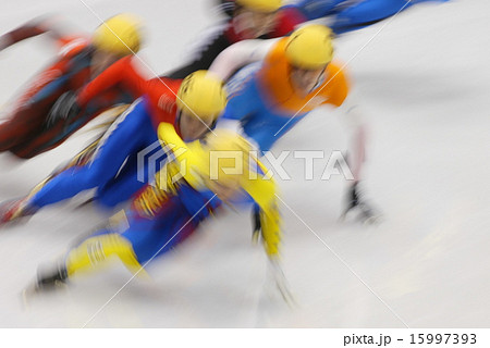 ショートトラックスケートの競技 ショートトラックスケートの競技 15997393