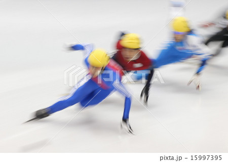 ショートトラックスケートの競技 ショートトラックスケートの競技 15997395