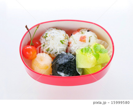 夏の美味しいお弁当 15999580