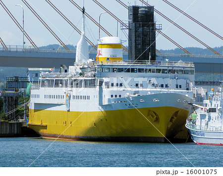 青森港と岩木山 青森港と岩木山 16001075