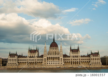 Budapest Parliament building 16001557