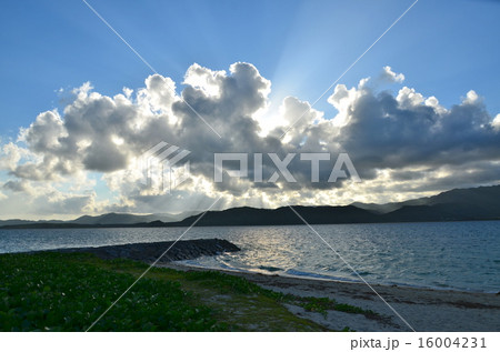 雲と太陽 16004231