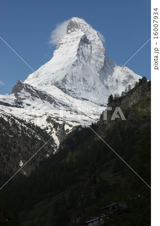 ツェルマットからのマッターホルン 16007934