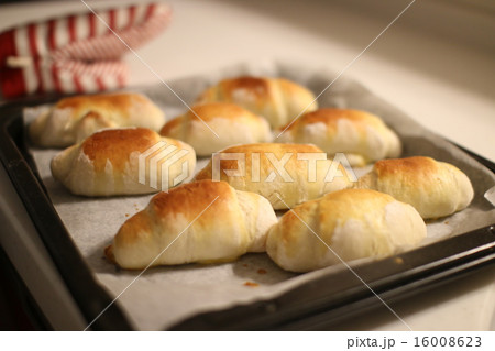 手作りロールパン 16008623