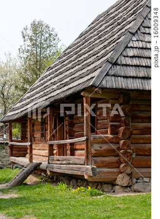 wooden house wooden house 16009348