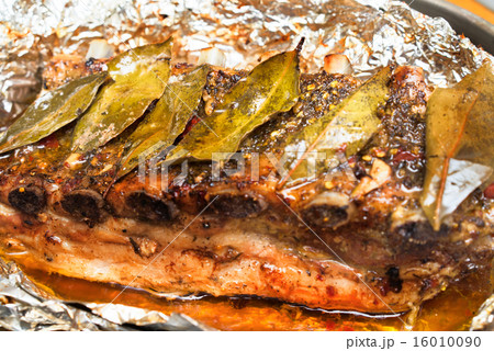 barbecued grilled ribs seasoned with hot spices 16010090