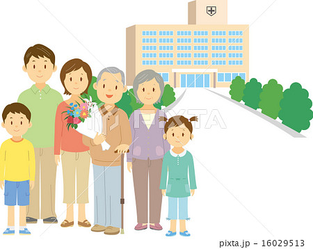 病院の前に立つ三世代家族 16029513