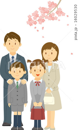 小学校の入学式で並んで立つ親子 16029530