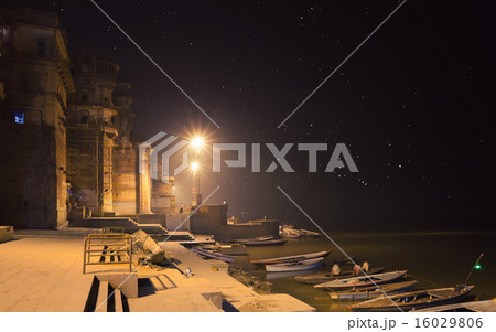 Holy ghat of varanasi, dead city Holy ghat of varanasi, dead city 16029806