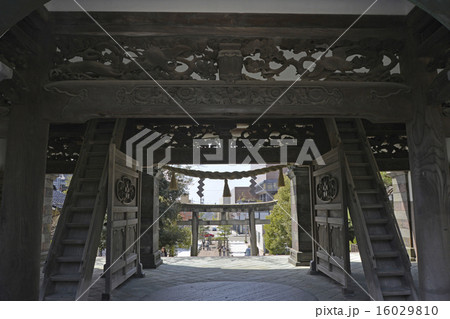 金沢尾山神社神門 16029810