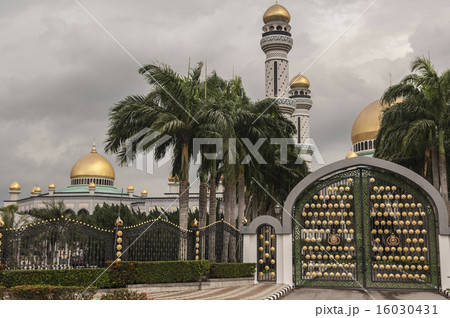 Jame Asr Hassanil Bolkiah Mosque Bandar Brunei 16030431