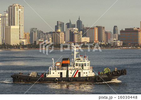 Skyline and port of Manila taken from the sea Skyline and port of Manila taken from the sea 16030448