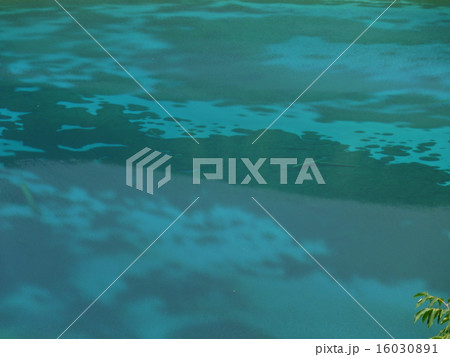 世界遺産九寨溝　波立つ五花海 16030891