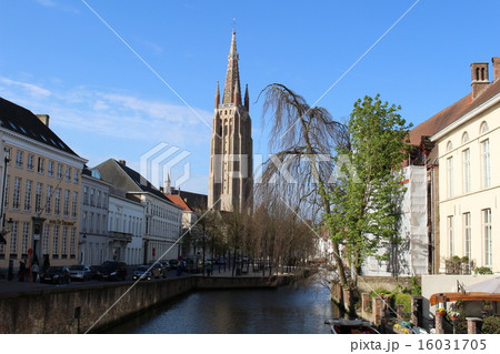 世界遺産ブルージュ旧市街　聖母教会　ベルギー 16031705