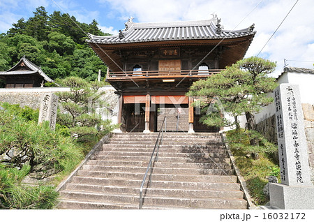【中国四十九薬師霊場】第二番　男はつらいよロケ地・薬師院の山門　岡山県高梁市 16032172