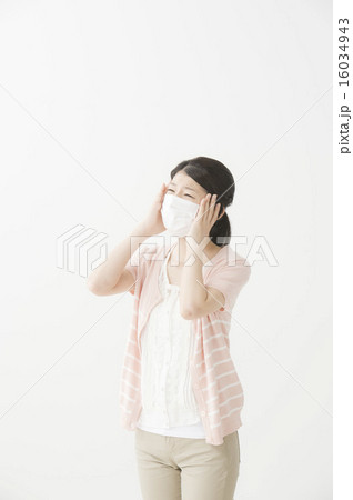 マスクをした女性(20代) マスクをした女性(20代) 16034943