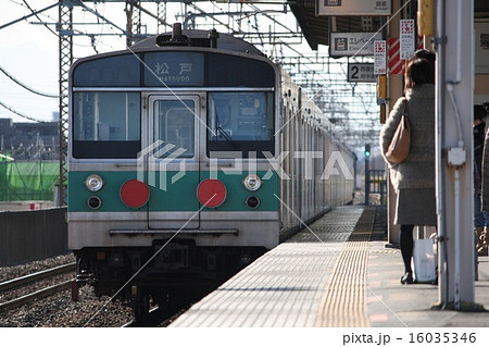 フィリピンへ旅立つ常磐緩行線203系電車 16035346