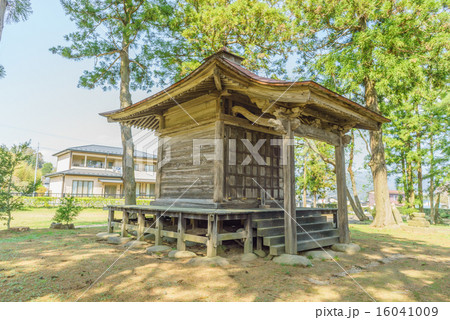 春の観自在王院跡の大阿弥陀堂跡に建つ阿弥陀堂 16041009