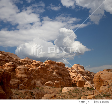 Mountains of Petra, Jordan, Middle East 16043060