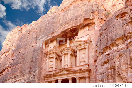 Al Khazneh or The Treasury at Petra, Jordan Al Khazneh or The Treasury at Petra, Jordan 16043132