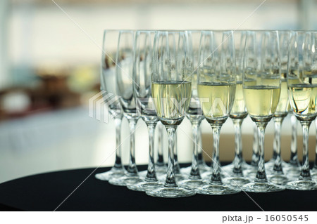 glasses of white wine glasses of white wine 16050545