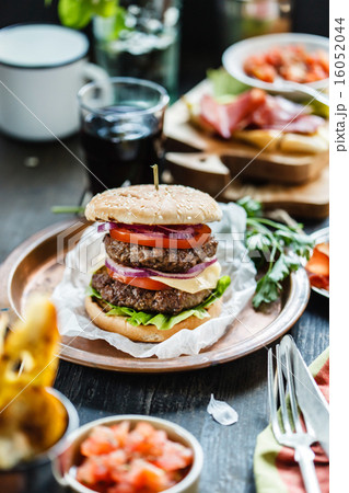 tasty burger tasty burger 16052044