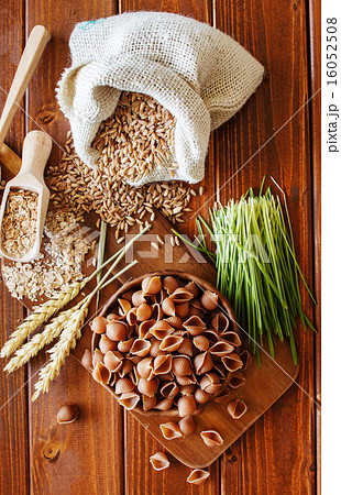 whole wheat pasta 16052508