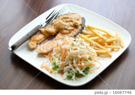 .Salmon steak food 16067746