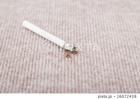 タバコの不始末 16072438