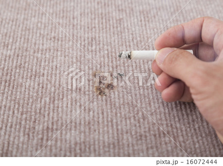 タバコの不始末 16072444