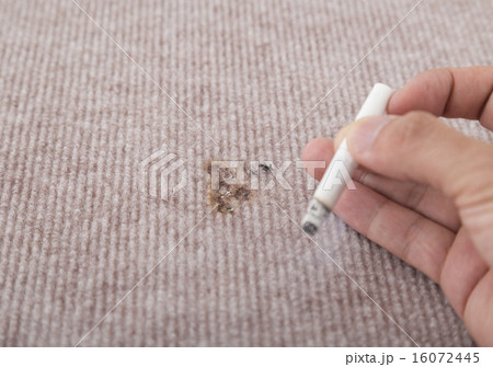 タバコの不始末 16072445